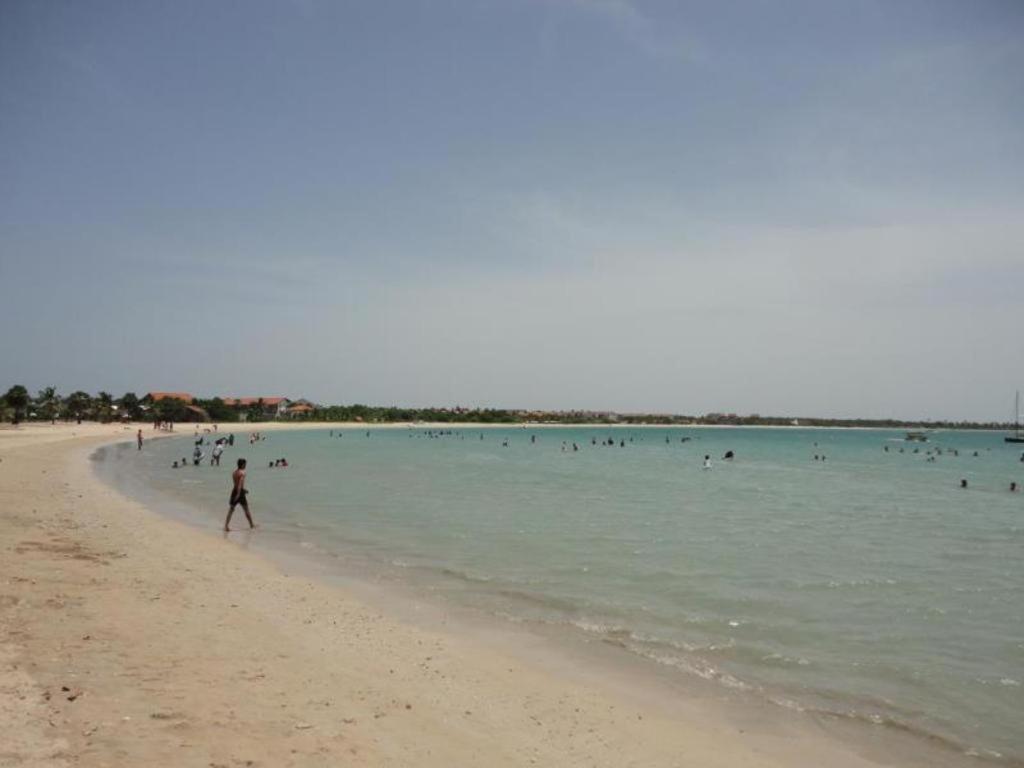 Naaval Hotel Batticaloa Esterno foto