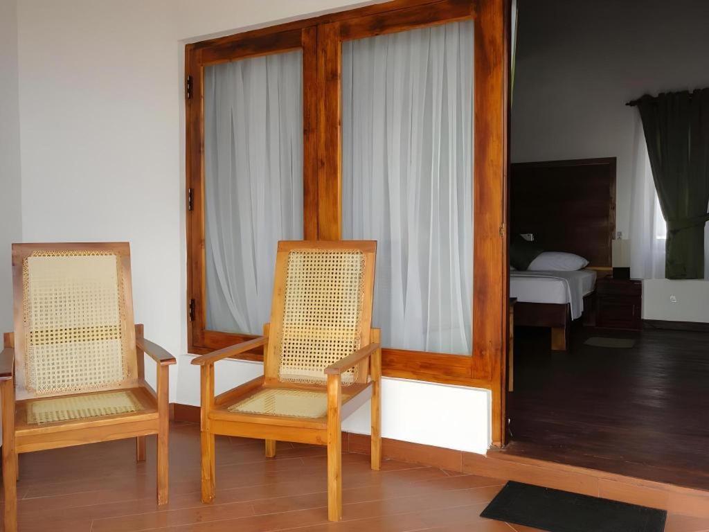 Naaval Hotel Batticaloa Esterno foto