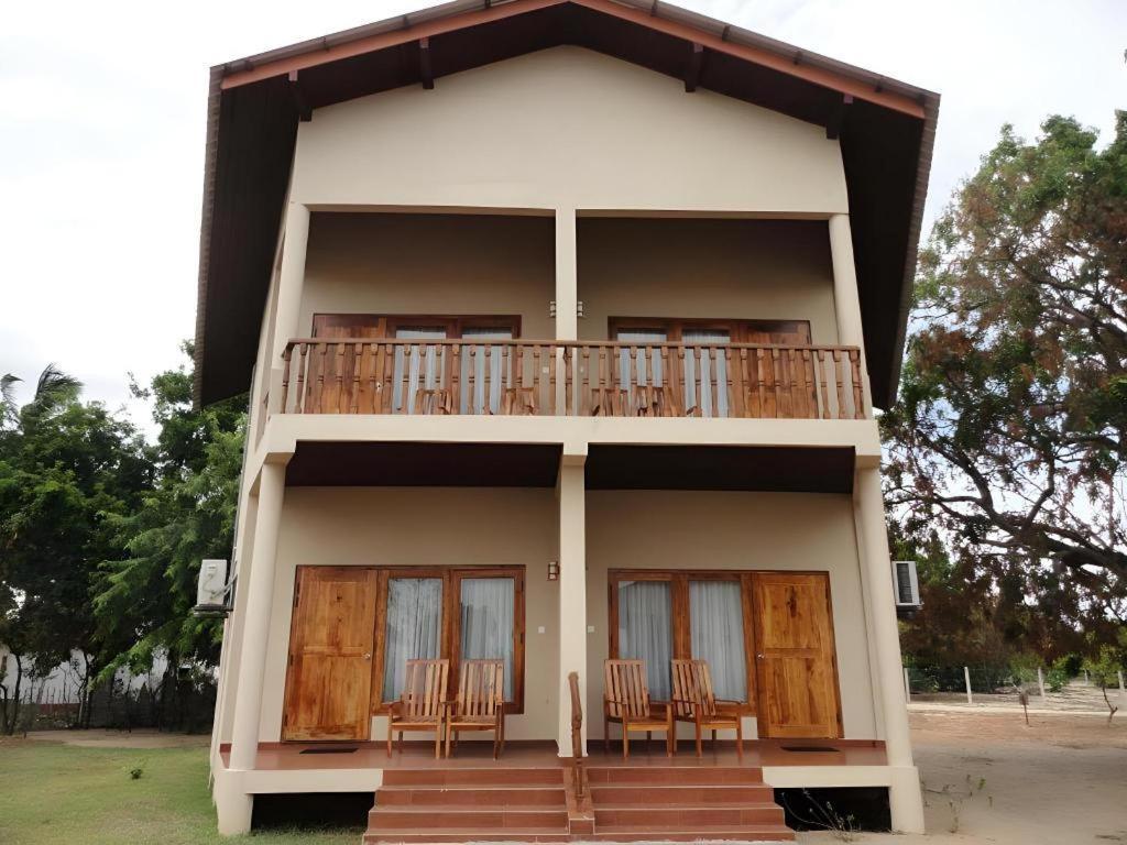 Naaval Hotel Batticaloa Esterno foto